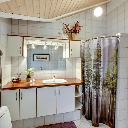 Three-bedroom In Hurup Thy *