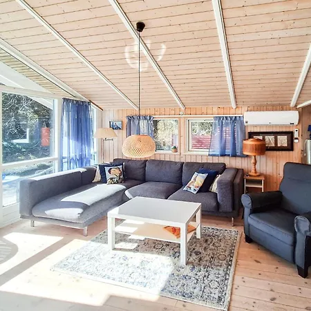 Beach Front Home In Hurup Thy With Wifi Casa vacanze